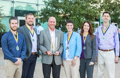 (From left) Nathan Worcester, Adam Flowers, Alan Bradshaw, Alison Kaufmann, Annette Martin and Andy Thomas win the Chairman’s Excellence Award for their mobile app solution that directly helps customers.