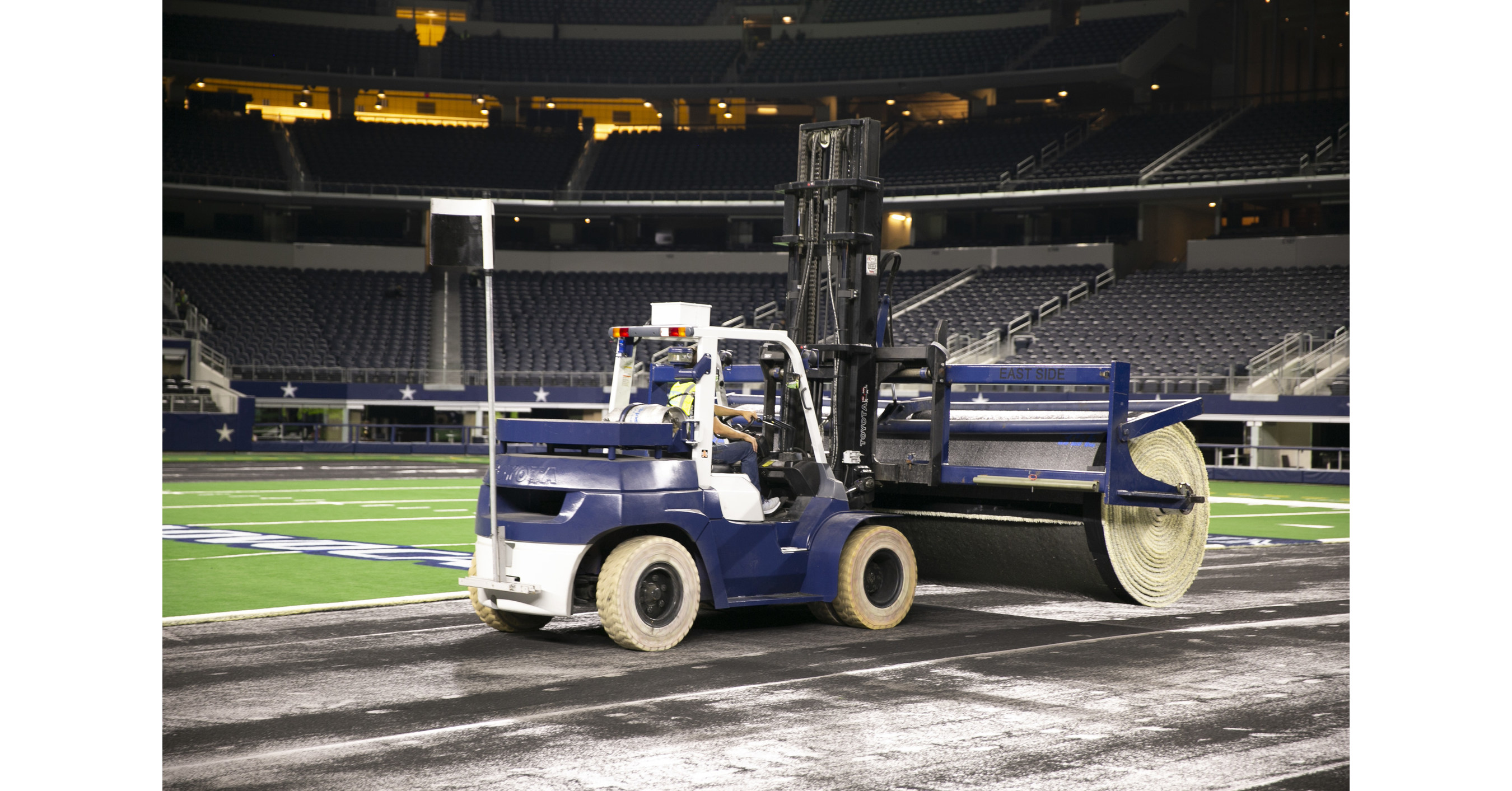 HELLAS' SOFTTOP SOCCER SYSTEM INSTALLED AT AT&T STADIUM FOR INTERNATIONAL  PLAY