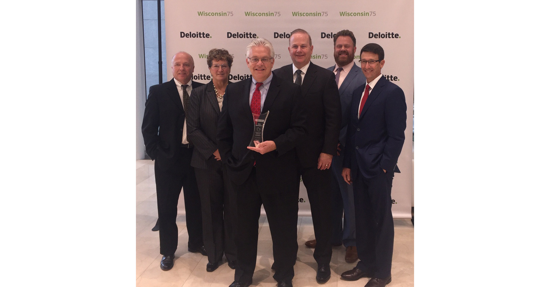 Menasha Corporation Receives Wisconsin 75 Distinguished Performer Award