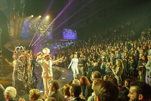 Eine Liebeserklärung an das Leben: Die VIVID Grand Show feiert ihre Weltpremiere in Berlin Eine Liebeserklärung an das Leben: Die VIVID Grand Show feiert ihre Weltpremiere in Berlin