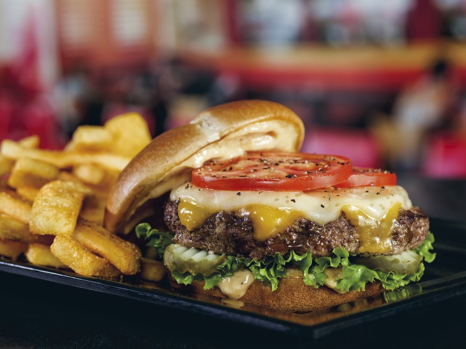 Red Robin Gourmet Burgers and Brews Rings in the Holiday Season with