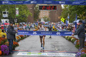 David Sinclair of Peru, VT, Wins 2018 Eversource Hartford Marathon, Rachel Schilkowsky of Providence, RI, Wins Women's Race