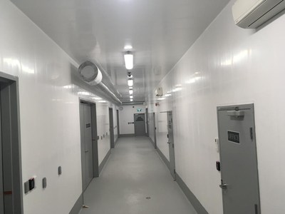 Just Kush interior hallway - production rooms ready to go! (CNW Group/Liberty Leaf Holdings)