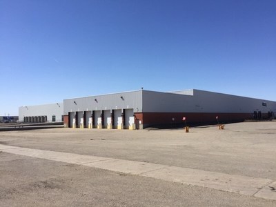 Une vue de l’extérieur du centre de distribution de Regina. (Groupe CNW/Groupe Touchette inc.)