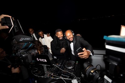 Jamie Foxx takes a Selfie with DJ D-Nice while cohosting a launch party for the new line of men’s skin care, Lumiere de Vie Hommes, on board the Utopia IV superyacht. (PRNewsfoto/Lumiere de Vie Hommes®)