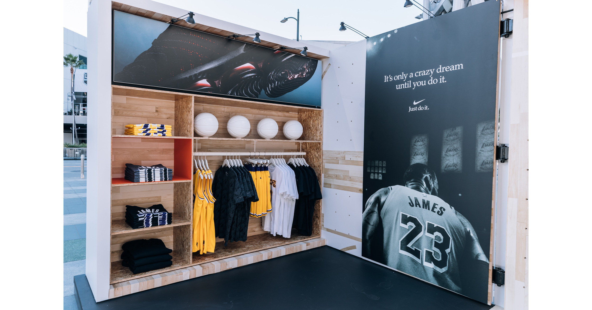 Foot Locker looks to play up the store experience at its