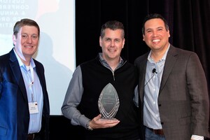 Hyphen Solutions Presents Texas-based Highland Homes with Agent of Change Award