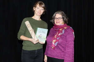 Semaine des bibliothèques publiques - Marianne Dubuc reçoit le Prix du livre jeunesse des Bibliothèques de Montréal 2018 pour Le chemin de la montagne