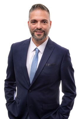 M. Theo Vecera, candidat au poste de maire de l'arrondissement de Rivire-des-Prairies-Pointe-aux-Trembles (Groupe CNW/Ensemble Montral)