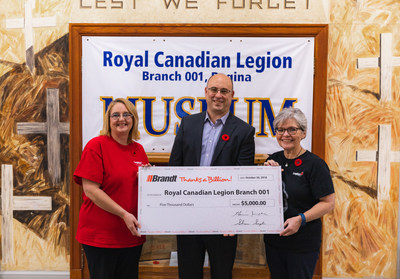 Brent Sjoberg presenting donation to the Royal Canadian Legion, Regina Branch 001 on behalf of the Brandt Group of Companies Tuesday morning. (CNW Group/Brandt Tractor Ltd.)