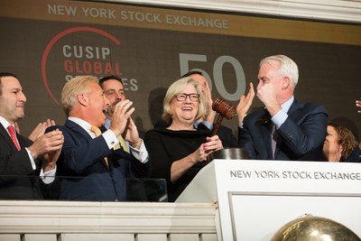 Diane Poole, ABA Vice President, and Scott Preiss, Global Head CUSIP Global Services, S&P Global Market Intelligence rang the Closing Bell on the New York Stock Exchange along with members of the CGS Board of Trustees and employees (l to r: Ari Marcus, Citigroup; Scott Preiss, CGS; Matthew Bastian, CGS; Diane Poole, ABA; James Byrne, NYSE; Esmeralda Estrella, S&P Global Market Intelligence) PHOTO CREDIT: NYSE