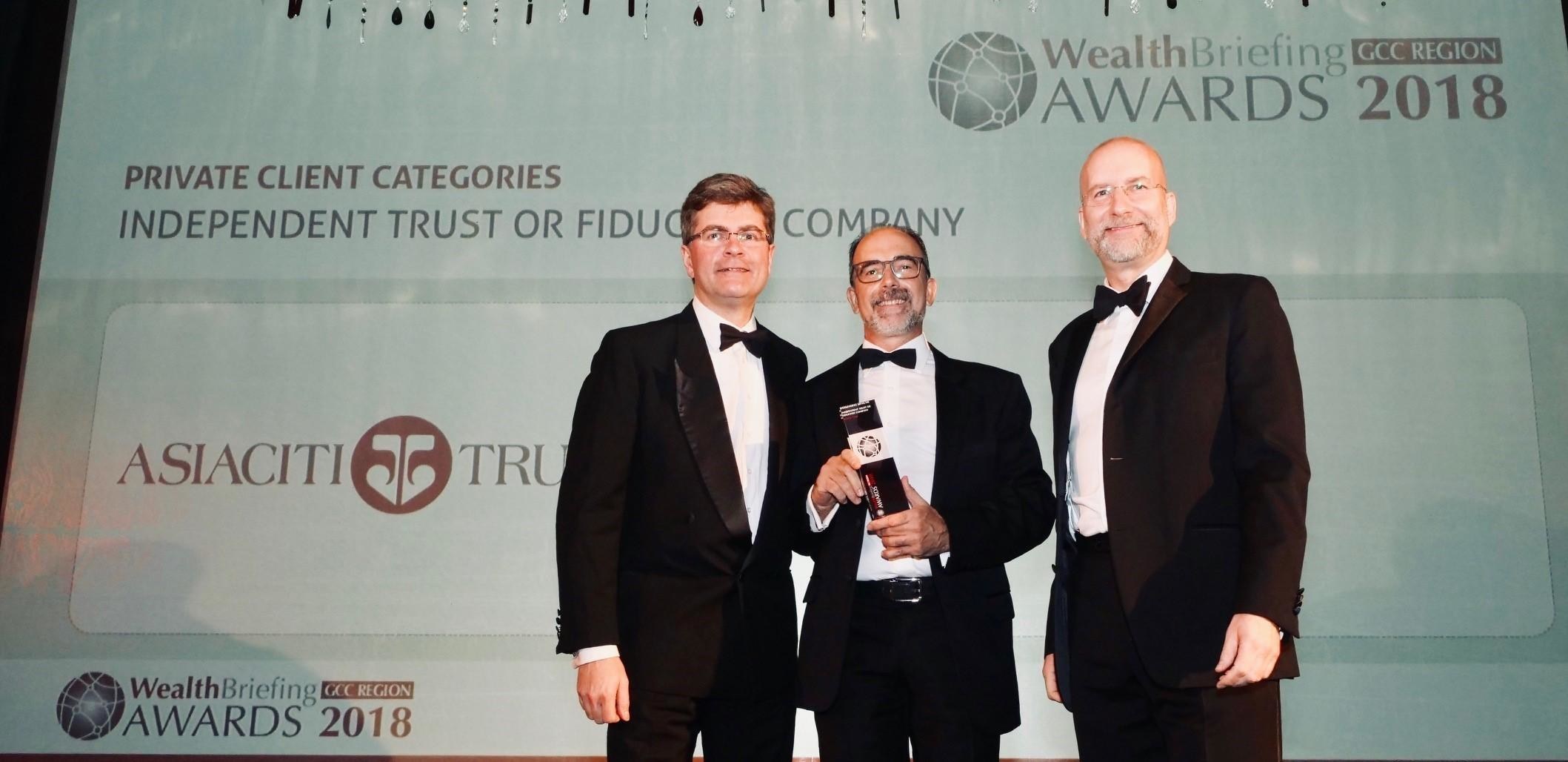 Laurence Black, Regional Director, Client Solutions, EMEA, collects Asiaciti Trust's award at the WealthBriefing GCC Region Awards 2018