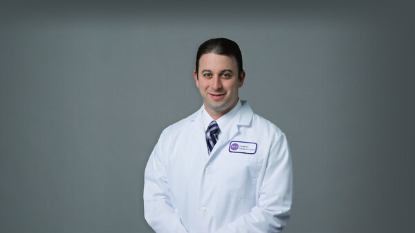 Dr. Eric Strauss performs first CartiHeal case at NYU