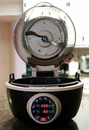 Slow-Mix is the World's First Mixing Cooker with a Patented Method for Making Tinctures and Full Extract Oils