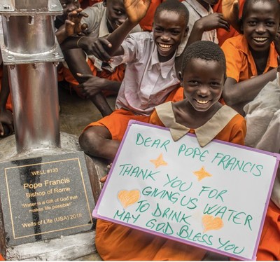 Children of Uganda thank Pope Francis