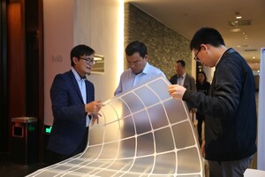 Jolywood revela novo painel de malha transparente para reduzir o custo nivelado de eletricidade (LCOE) de sistema bifacial