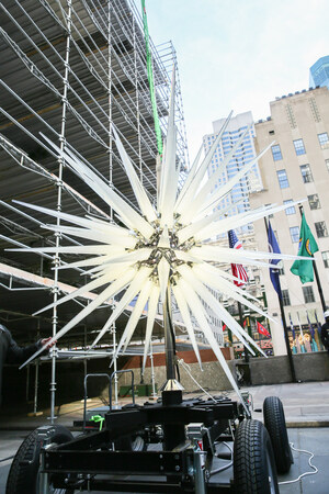 Swarovski enthllt neuen Stern fr den Weihnachtsbaum am Rockefeller  Center, entworfen von Daniel Libeskind