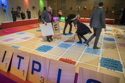 Toys"R"Us Canada and Bay Street Fore a Cause brought Bay Street firms together to participate in a giant game of Scrabble, in Toronto, November 13, raising $70,000 in support of Childhood Cancer Canada (CNW Group/Toys "R" Us (Canada) Ltd.)