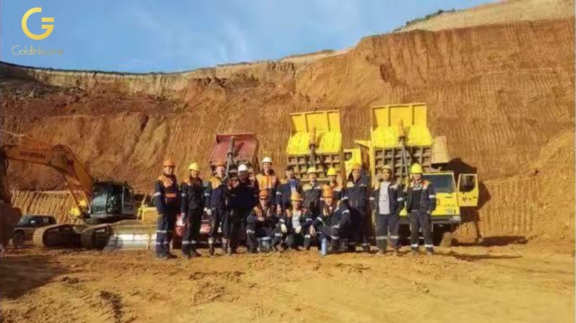 Group photo of ERD KHUL LLC gold miners