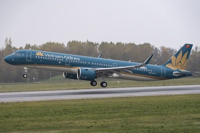 Pratt & Whitney, a division of United Technologies Corp. and Vietnam Airlines celebrate delivery of the airline's first Airbus A321neo aircraft powered by Pratt & Whitney GTF engines.