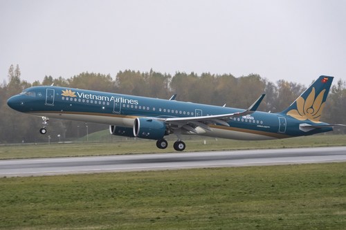 Pratt & Whitney, a division of United Technologies Corp. and Vietnam Airlines celebrate delivery of the airline’s first Airbus A321neo aircraft powered by Pratt & Whitney GTF engines.
