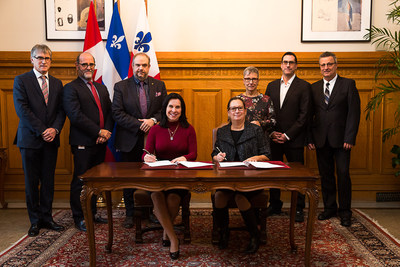 Me Jean Rochette, adjoint au directeur, Direction des relations de travail, Service des ressources humaines; M. Serge Lamontagne, directeur gnral de la Ville de Montral; M. Benoit Dorais, prsident du comit excutif de la Ville de Montral; Mme Valrie Plante, mairesse de Montral; Mme Francine Bouliane, prsidente du syndicat; Mme Line Lachapelle, secrtaire gnrale du syndicat; M. Patrick Dubois, vice-prsident du syndicat; M. Daniel Dussault, conseiller syndical SCFP (Groupe CNW/Ville de Montral - Cabinet de la mairesse et du comit excutif)