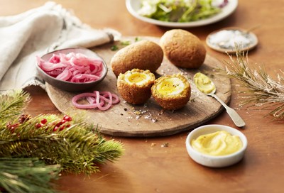 Chef Trevor Bird's Scotch Eggs (CNW Group/Egg Farmers of Canada)