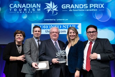 From left to right: Gudie Hutchings, Member of Parliament, Long Range Mountains; Mathieu Claise, Director, Government and Public Affairs, YQB; Gaëtan Gagné, President and CEO, YQB; Mélanie Joly, Minister of Tourism, Official Languages and La Francophonie; Andy Gibbons, Director of Government Relations & Regulatory Affairs, WestJet (CNW Group/Aéroport de Québec)