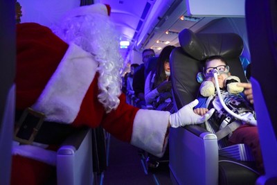 Air Transat's Flight with Santa 2018 - Montreal (CNW Group/Transat A.T. Inc.)