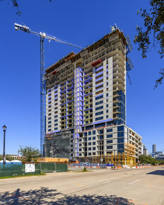 Hoar Construction tops out Caydon's first U.S. high rise, 2850 Fannin St, in Houston today. The residential tower will add 357 luxury units to the rejuvenating neighborhood of Midtown.