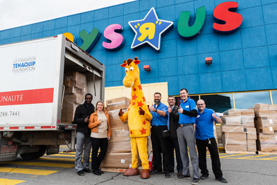 Toys"R"Us Canada donated more than 700,000 toys to The Salvation Army and Bay Street Fore a Cause toy drives across the country, spreading Christmas cheer for less fortunate children in Canada. (CNW Group/Toys "R" Us (Canada) Ltd.)