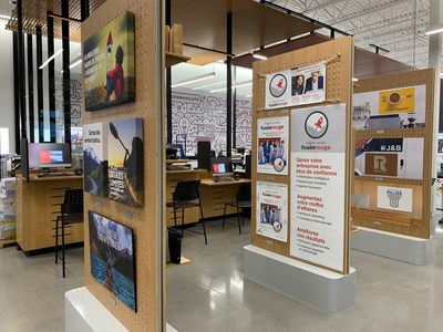 Centre de solutions au nouveau magasin Bureau en Gros à Kirkland, au Québec (Groupe CNW/Staples Canada/Bureau en Gros)