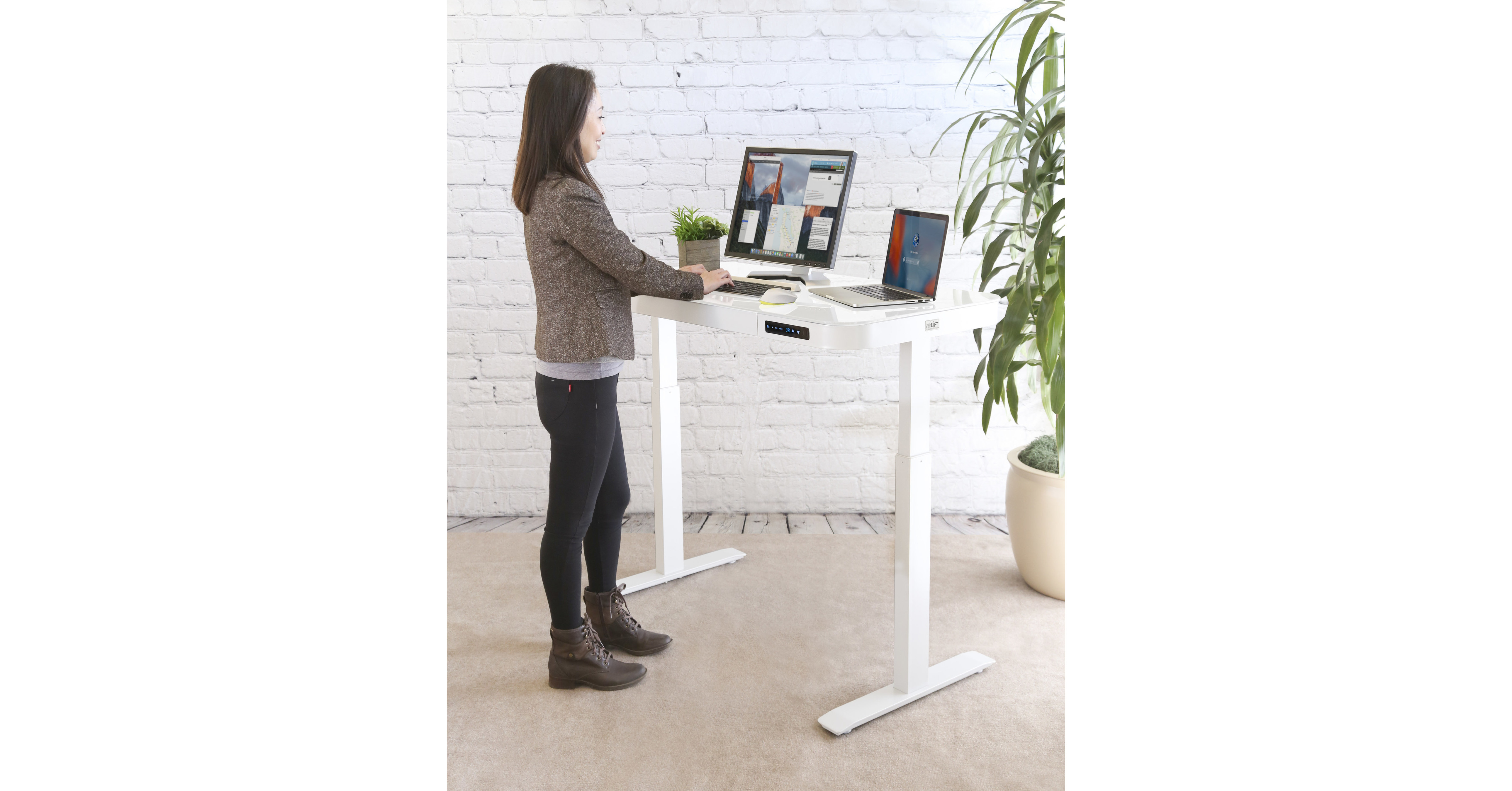 Seville Classics® Introduces AIRLIFT® Tempered Glass Electric Desk at