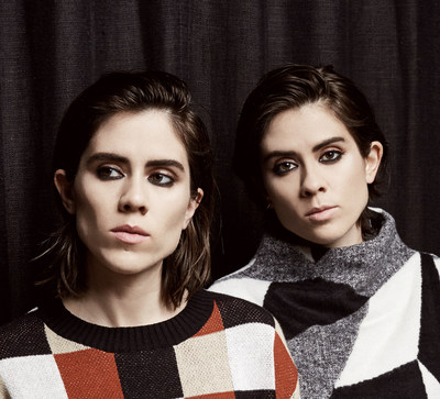 Tegan and Sara (photo by Pamela Littky) (CNW Group/Simon and Schuster Canada)