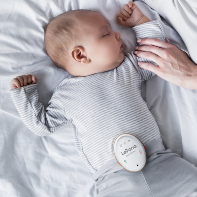Oma Sensetm is a wearable Movement Monitor designed to monitor baby's breathing movements and alert parents when their attention is needed. (CNW Group/Levana)