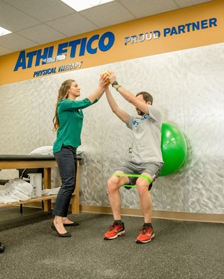 Athletico Gladstone is conveniently located in Prospect Plaza at the Northeast corner of 64th and Prospect. Our clinic is in the same strip mall as Price Chopper and Hobby Lobby.