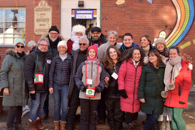 Some of the participants from the December 15 Guignole: Dr. Gilles Julien with Dr. Galle Vekemans, Christian Bgin, Hlne (Sioui) Trudel, Jean-Charles Lajoie, Sylvain Arsenault, ve Christian, Caroline Lafrance, Diane Doucet, Marie-Mathilde Gay Degardin and other firends of the Fondation du Dr Julien. (Crdit photo : Luc Belcourt) (CNW Group/Fondation du Dr Julien)