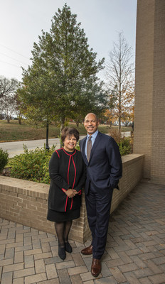 MACON, G.A. (Dec. 19, 2018) -- Eugene A. Woods, president and CEO of Atrium Health, and Ninfa M. Saunders, president and CEO of Navicent Health, are joined by board members and staff from both organizations, to celebrate the signing of the definitive agreement for the organizations’ strategic combination. As a result of this strategic combination, Navicent Health will be a hub for Atrium Health for central and south Georgia.