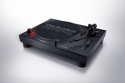 Technics SL1200MK7 Direct Drive Turntable featuring new DJ play functions