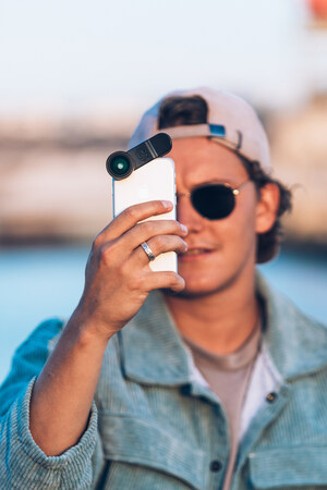 Black Eye Introduces the Most Universal Solution of High-Quality Pro Photo Lenses for Mobile Devices