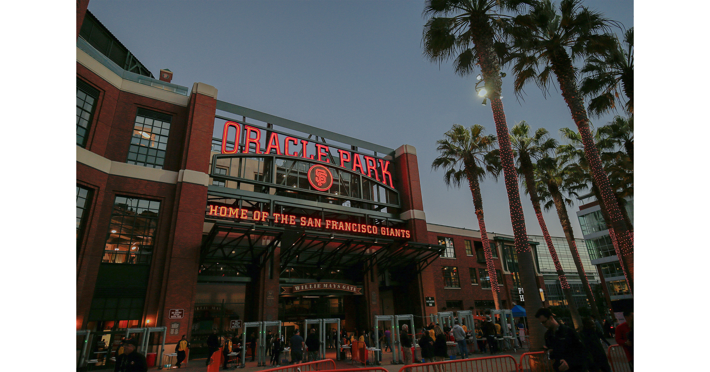 SF Giants' home now called Oracle Park after AT&T split