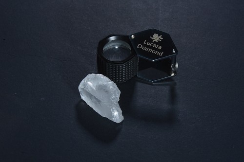 The 127 carat diamond recovered from the Karowe mine (CNW Group/Lucara Diamond Corp.)