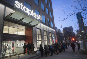 Staples Canada unveils new concept store in the heart of downtown Toronto. The new location offers a completely new inspirational experience for customers, featuring a dedicated space for community events and guest speakers called Spotlight, a Mos Mos Coffee location and the first Staples Studio, a 4,500 square foot coworking space. (CNW Group/Staples Canada ULC)