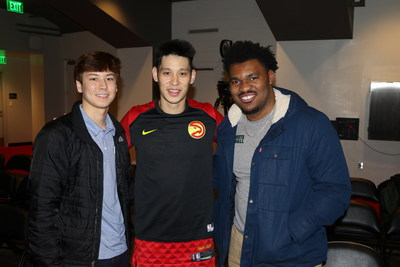 Jeremy Lin with Nathan Stockman (left) and Bobby Jefferson (right).