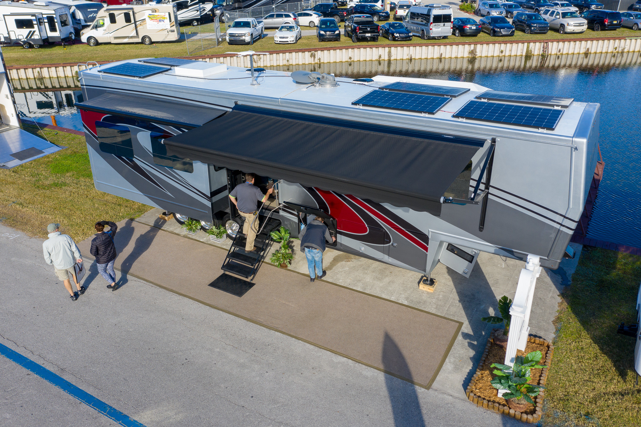 Space Craft And Volta Announce Sustainable Luxury Rv With First Ever Automotive Grade Li Ion System For Fifth Wheel