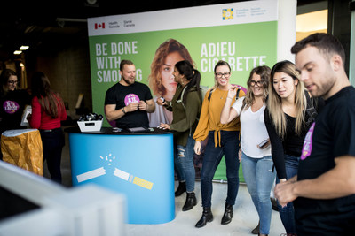 The Break It Off booth and ambassadors connecting with young Canadians (CNW Group/Health Canada)