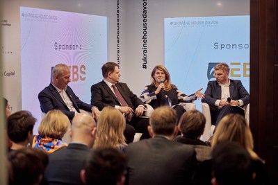 From left to right, Andrey Kolodyuk, Chairman of Ukrainian Venture Capital & Private Equity Association; Andy Hunder, President of the American Chamber of Commerce in Ukraine; Lenna Koszarny, Founding Partner and CEO at Horizon Capital; and Michael Collins, CEO, Invest Europe (PRNewsfoto/Ukraine House Davos)
