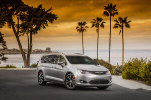 Chrysler Pacifica Named 'Family Car of the Year' by Cars.com for the Second Consecutive Year
