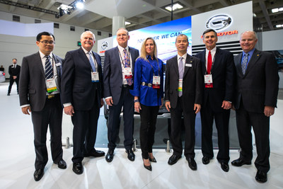 Group photo of Mr. Zhan Songguang (third from right), Executive Vice President of GAC Motor, with NADA Executives including Mr. Peter Welch (second from left), NADA President and CEO and Mr. Wes Lutz (third from left), NADA Chariman.