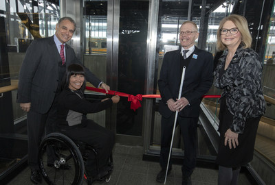 Yves Desjardins-Siciliano, President and Chief Executive Officer of VIA Rail, inaugurated the new facilities in the presence of Mrs Kate Young, Parliamentary Secretary to the Minister of Science and Sport, the Minister of Public Services and Procurement and Accessibility, the Honourable Chantal Petitclerc, Senator, and Mr. Jim Tokos, Vice-President of the Canadian Council of the Blind. (CNW Group/VIA Rail Canada Inc.)